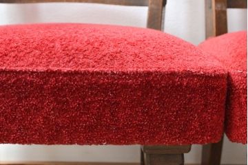 和製ビンテージ　永田良介商店　鮮やかな赤色のファブリックとシックな木色が目を引くダイニングチェア2脚セット(椅子、イス、ヴィンテージ)(R-055270)