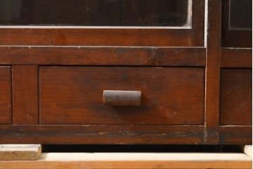 和製アンティーク　特大　このサイズは珍しい!!どこか懐かしさが感じられるサイドボード(戸棚、収納棚、キャビネット)(R-055281)