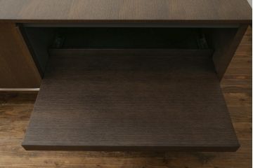 中古　美品　B&B　イタリア　DOMUS(ドムス)　スタイリッシュなデザインでモダンな空間を演出する特大サイズのテレビボード(テレビ台、リビングボード、ローボード)(定価約190万円)(R-055283)