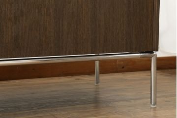 中古　美品　B&B　イタリア　DOMUS(ドムス)　スタイリッシュなデザインでモダンな空間を演出する特大サイズのテレビボード(テレビ台、リビングボード、ローボード)(定価約190万円)(R-055283)