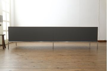 中古　美品　B&B　イタリア　DOMUS(ドムス)　スタイリッシュなデザインでモダンな空間を演出する特大サイズのテレビボード(テレビ台、リビングボード、ローボード)(定価約190万円)(R-055283)