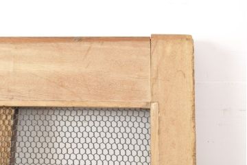 和製アンティーク　総ケヤキ材(欅)　大きな金具が存在感を高める格子蔵戸1枚(きつね格子、狐格子、玄関戸、引き戸、建具、格子戸、マス目、升目)(R-055304)