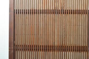 アンティーク建具　大正期　幅狭　整然と並ぶ縦格子が繊細で美しい裏障子付き格子戸4枚セット(引き戸)(R-055317)