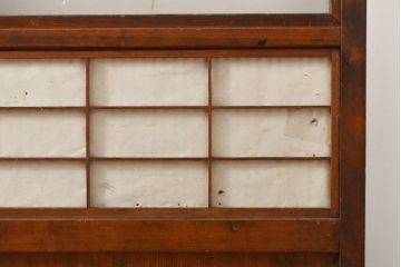 アンティーク建具　大正期　幅狭　整然と並ぶ縦格子が繊細で美しい裏障子付き格子戸4枚セット(引き戸)(R-055317)