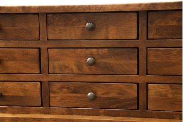 中古　超美品　LAURA　ASHLEY(ローラアシュレイ)　Garrat(ギャラット)　アンティーク仕上げのカバ材製コーヒーテーブル(スモールボックス、センターテーブル、リビングテーブル)(R-055322)