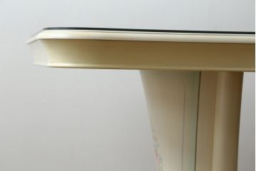 中古　イタリア輸入家具　　ロココ調　エレガントな佇まいが魅力的なダイニングテーブル(食卓、4人掛け、四人掛け)(R-055324)