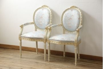 中古　美品　イタリア高級家具　ロココ調　Mario Colciago&Figli(マリオ・コルチャゴ)　Fratelli Origgi(フラテッリ・オリッジ)　上品な佇まいが魅力的なアームチェア2脚セット(ラウンジチェア、椅子)(定価2脚で約60万円)(R-055326)