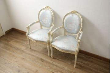 中古　美品　イタリア高級家具　ロココ調　Mario Colciago&Figli(マリオ・コルチャゴ)　Fratelli Origgi(フラテッリ・オリッジ)　上品な佇まいが魅力的なアームチェア2脚セット(ラウンジチェア、椅子)(定価2脚で約60万円)(R-055326)