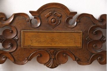 イギリスアンティーク　古作　フルリペア済み　細やかな彫刻が美しいアームチェア(椅子、イス、ダイニングチェア)(R-055328)