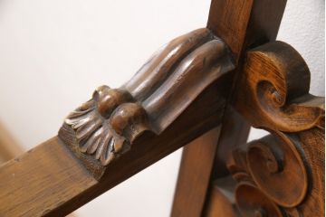イギリスアンティーク　古作　フルリペア済み　細やかな彫刻が美しいアームチェア(椅子、イス、ダイニングチェア)(R-055328)