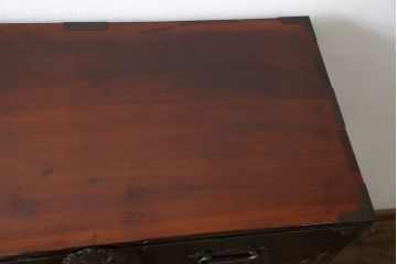  アンティーク家具　美品　大正昭和初期　和の風格漂う黒漆塗りが魅力の重ね庄内箪笥(時代箪笥、重ね箪笥、引き出し、チェスト)(R-055329)
