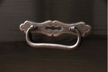アンティーク家具　美品　大正昭和初期　和の風格漂う黒漆塗りが魅力の庄内箪笥ローボード(時代箪笥、引き出し、ローチェスト、テレビ台、テレビボード)(R-055331)