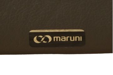中古　美品　maruni(マルニ木工)　ベルサイユシリーズ　シックな色合いが大人の雰囲気を醸し出すダイニングチェア4脚セット(合皮)(椅子、イス)(R-055333)