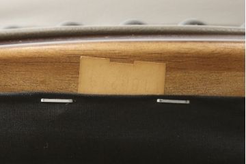 中古　美品　maruni(マルニ木工)　ベルサイユシリーズ　シックな色合いが大人の雰囲気を醸し出すダイニングチェア4脚セット(合皮)(椅子、イス)(R-055333)