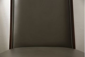中古　美品　maruni(マルニ木工)　ベルサイユシリーズ　シックな色合いが大人の雰囲気を醸し出すダイニングチェア4脚セット(合皮)(椅子、イス)(R-055333)