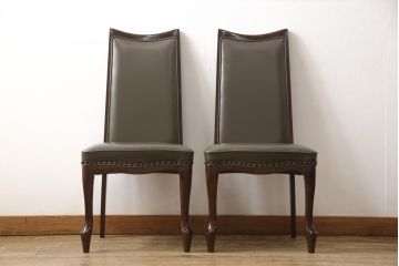 中古　美品　maruni(マルニ木工)　ベルサイユシリーズ　シックな色合いが大人の雰囲気を醸し出すダイニングチェア2脚セット(合皮)(椅子、イス)(R-055334)
