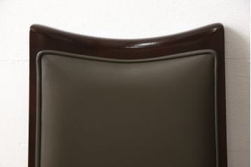 中古　美品　maruni(マルニ木工)　ベルサイユシリーズ　シックな色合いが大人の雰囲気を醸し出すダイニングチェア2脚セット(合皮)(椅子、イス)(R-055334)