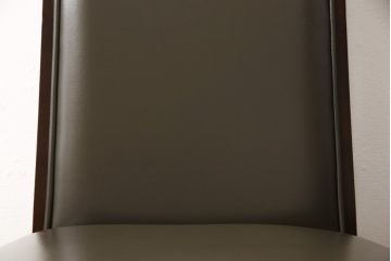 中古　美品　maruni(マルニ木工)　ベルサイユシリーズ　シックな色合いが大人の雰囲気を醸し出すダイニングチェア2脚セット(合皮)(椅子、イス)(R-055334)
