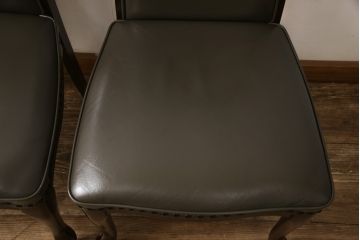 中古　美品　maruni(マルニ木工)　ベルサイユシリーズ　シックな色合いが大人の雰囲気を醸し出すダイニングチェア2脚セット(合皮)(椅子、イス)(R-055334)