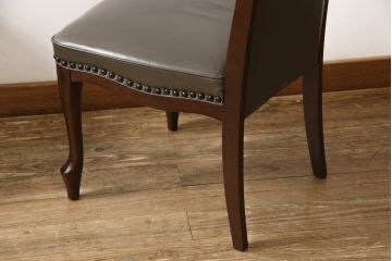 中古　美品　maruni(マルニ木工)　ベルサイユシリーズ　シックな色合いが大人の雰囲気を醸し出すダイニングチェア2脚セット(合皮)(椅子、イス)(R-055334)