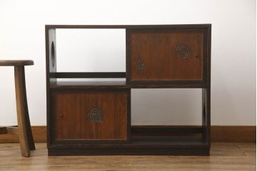 中古　浮造り仕上げ　栗材の木目が魅力の飾り棚(茶棚)(R-055335)