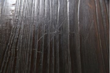 中古　浮造り仕上げ　栗材の木目が魅力の飾り棚(茶棚)(R-055335)