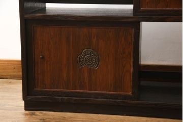 中古　浮造り仕上げ　栗材の木目が魅力の飾り棚(茶棚)(R-055335)