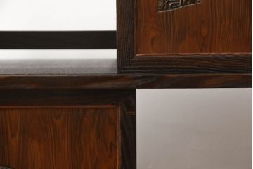中古　浮造り仕上げ　栗材の木目が魅力の飾り棚(茶棚)(R-055335)