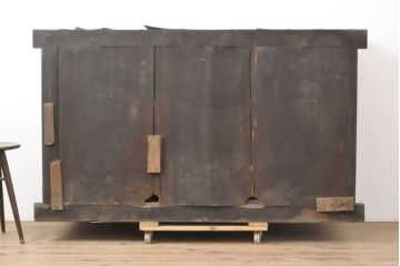 和製アンティーク　江戸期　ヒノキ材　希少!!経年による使い込まれた風合いが味わい深い大型帳場箪笥(水屋箪笥、サイドボード、サイドキャビネット、収納棚)(R-055348)
