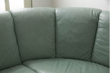 中古　新潟伊勢丹取り扱い　ブランド家具　本革(レザー)　淡いグリーンカラーが爽やかな空間を演出する5人掛けソファー&オットマンセット(五人掛けソファ)(R-055350)(検索ワード:NATUZZI　ナツッジ)