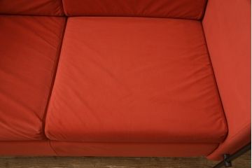 中古　arflex(アルフレックス)　FELIX(フェリックス)　Burkhard Vogtherr(バークハード・フォクトヘル)　レッドカラーが空間のアクセントになる2人掛けソファ(二人掛け、2P)(定価約45万円)(R-055351)