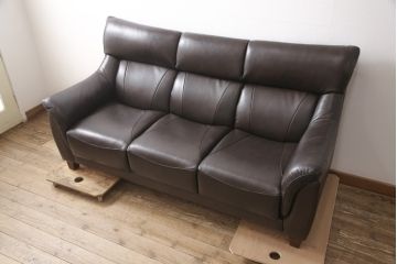 新品　未使用品　インターリバックス(INTERLIVAX)　IDC大塚家具取り扱い　本革が高級感醸し出すレザー3人掛けソファ(三人掛けソファ)(R-055377)