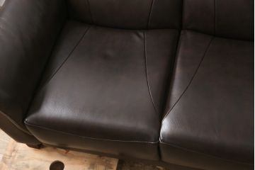 新品　未使用品　インターリバックス(INTERLIVAX)　IDC大塚家具取り扱い　本革が高級感醸し出すレザー3人掛けソファ(三人掛けソファ)(R-055377)