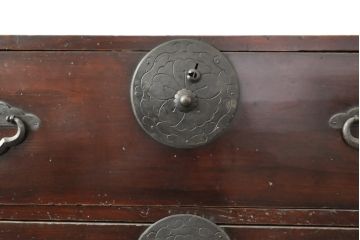 アンティーク家具　明治大正期　前面栗材　桜の丸金具が魅力的な2段重ね米沢箪笥(衣装箪笥、収納箪笥、古箪笥、引き出し、チェスト)(R-055388)