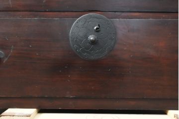 アンティーク家具　明治大正期　前面栗材　桜の丸金具が魅力的な2段重ね米沢箪笥(衣装箪笥、収納箪笥、古箪笥、引き出し、チェスト)(R-055388)