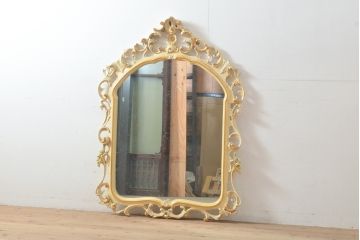 中古　美品　イタリア高級家具　ノバパルク(NOVAPLAK)　ロココ調のエレガントな彫刻が美しい壁掛けミラー(ウォールミラー、鏡)(R-055395)
