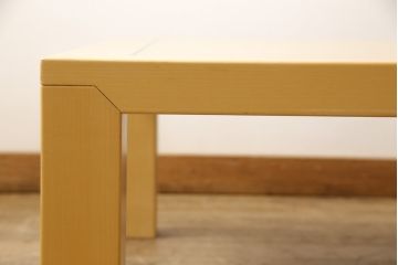 中古　美品　天童木工(Tendo)　バーズアイメイプル(楓材)　モダンなデザインが魅力!和洋どちらの空間にもおすすめの座卓(ローテーブル、センターテーブル)(R-055398)