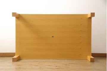 中古　美品　天童木工(Tendo)　バーズアイメイプル(楓材)　モダンなデザインが魅力!和洋どちらの空間にもおすすめの座卓(ローテーブル、センターテーブル)(R-055398)