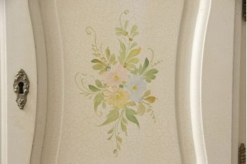 イタリアビンテージ　ロココ調　上品な佇まいのサイドボード(収納棚、サイドキャビネット、ヴィンテージ)(R-055400)