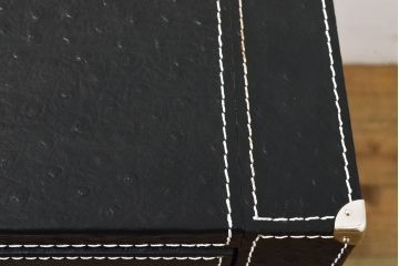中古　展示美品　トニーノ・ランボルギーニ(Tonino Lamborghini)　本革　オーストリッチ　重厚な佇まいが魅力のサイドチェスト(レザー、引き出し、サイドテーブル)(定価約70万円)(R-055402)
