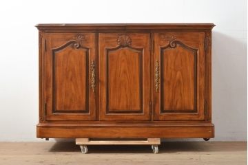 中古　美品　DREXEL HERITAGE(ドレクセルヘリテイジ)　細部まで凝ったつくりが美しいサイドボード(収納棚、戸棚、サーバー、カウンターテーブル)(R-055403)