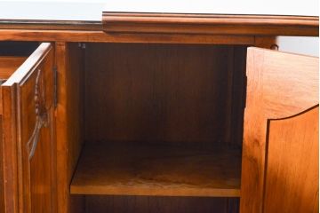 中古　美品　DREXEL HERITAGE(ドレクセルヘリテイジ)　細部まで凝ったつくりが美しいサイドボード(収納棚、戸棚、サーバー、カウンターテーブル)(R-055403)