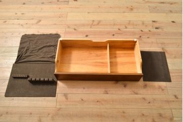 中古　美品　DREXEL HERITAGE(ドレクセルヘリテイジ)　細部まで凝ったつくりが美しいサイドボード(収納棚、戸棚、サーバー、カウンターテーブル)(R-055403)