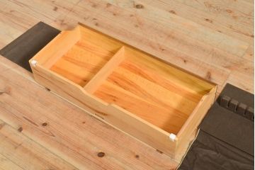 中古　美品　DREXEL HERITAGE(ドレクセルヘリテイジ)　細部まで凝ったつくりが美しいサイドボード(収納棚、戸棚、サーバー、カウンターテーブル)(R-055403)