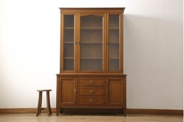 中古　美品　DREXEL HERITAGE(ドレクセルヘリテイジ)　Triune(トライユン)　チャイナ　クラシカルな佇まいが魅力の食器棚(キャビネット、収納棚、飾り棚)(定価約85万円)(R-055405)