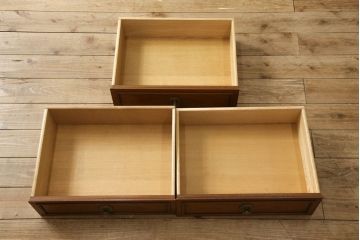中古　美品　DREXEL HERITAGE(ドレクセルヘリテイジ)　Triune(トライユン)　チャイナ　クラシカルな佇まいが魅力の食器棚(キャビネット、収納棚、飾り棚)(定価約85万円)(R-055405)