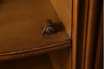 中古　美品　イタリア高級輸入家具　MASETTI(マセッティ)　優雅な佇まいの大型組立て式キャビネット(カップボード、収納棚、戸棚、飾り棚)(R-055421)