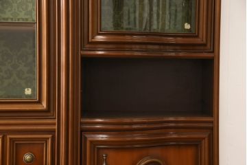 中古　美品　イタリア高級輸入家具　MASETTI(マセッティ)　優雅な佇まいの大型組立て式キャビネット(カップボード、収納棚、戸棚、飾り棚)(R-055421)