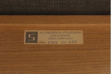 デンマークビンテージ　超美品　オーク材　Fredericia(フレデリシア)　SOREN HOLST(ソーレン・ホルスト)　レザー(本革)　3人掛けソファ(三人掛け、ヴィンテージ)(R-055423)