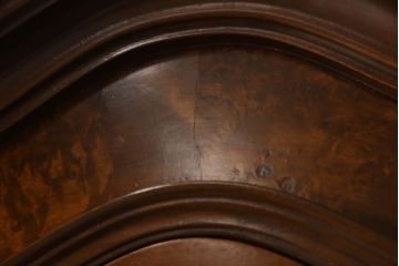 中古　美品　イタリア高級家具　クラシカルな雰囲気を醸し出すキャビネット(キュリオケース、チャイナキャビネット、コレクションケース、ガラスケース)(R-055429)